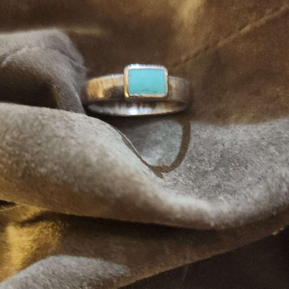 Stearling Silver Ring with Turquoise Stone